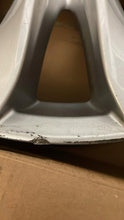 Load image into Gallery viewer, 1x Alufelge 19 Zoll 7.5&quot; 5x114.3 45ET Glanz Silber 9965-08-7590-CN Mazda