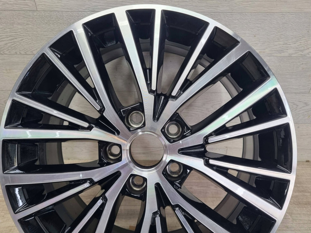 1x Alufelge 17 Zoll 6.5" 5x112 52ET 5TA60125E VW Touran Rim Wheel FEL2374845640lz