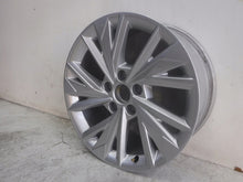Laden Sie das Bild in den Galerie-Viewer, 1x Alufelge 17 Zoll 8.0" 5x112 46ET Glanz Silber 8Y0601025D Audi A3 Rim Wheel FEL1785337616hq