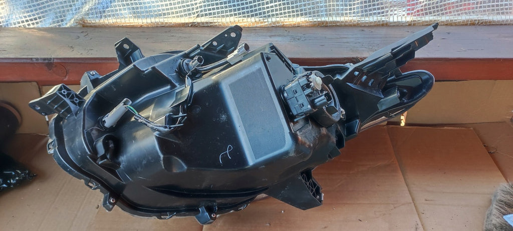 Frontscheinwerfer Mitsubishi L200 8301C738 Rechts Scheinwerfer Headlight SCH9198370055bk