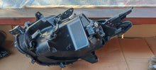 Load image into Gallery viewer, Frontscheinwerfer Mitsubishi L200 8301C738 Rechts Scheinwerfer Headlight SCH9198370055bk