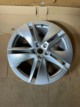 Load image into Gallery viewer, 1x Alufelge 19 Zoll 8.0" 5x112 45ET 5LA601025B Skoda Enyaq Rim Wheel FEL3336829682ze
