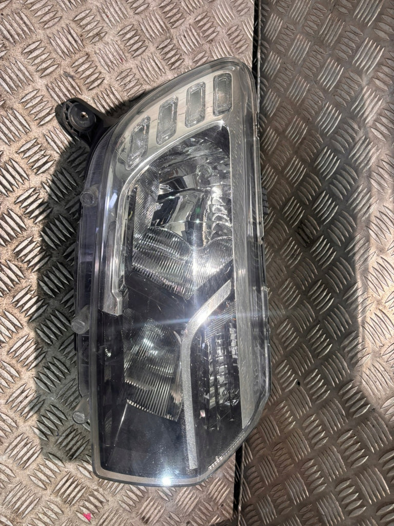 Frontscheinwerfer Dacia Sandero 260103529R Rechts Scheinwerfer Headlight SCH5855681073jf
