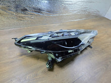 Laden Sie das Bild in den Galerie-Viewer, Frontscheinwerfer Toyota Corolla Rechts Scheinwerfer Headlight SCH9230712240ue