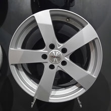 Laden Sie das Bild in den Galerie-Viewer, 4x Alufelge 17 Zoll 7.5" 5x112 35ET Glanz Silber Audi C7 Rim Wheel FEL8229612738rx