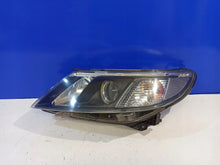 Laden Sie das Bild in den Galerie-Viewer, Frontscheinwerfer Saab 9-3 12770137 12842041 Links Scheinwerfer Headlight