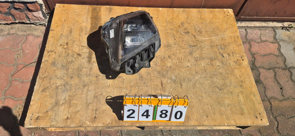 Frontscheinwerfer Hyundai Tucson N792112020 Rechts Scheinwerfer Headlight SCH5346870230hn