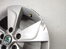 Laden Sie das Bild in den Galerie-Viewer, 1x Alufelge 16 Zoll 7.0" 5x112 45ET Glanz Silber 5L0601025E Seat I Yeti 5l FEL4245111719bo