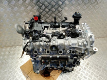 Laden Sie das Bild in den Galerie-Viewer, Motor Mercedes-Benz W177 282914 1.3 CGI 5TKm 2019 Benzin Engine Unkomplett MOT5306654680wv