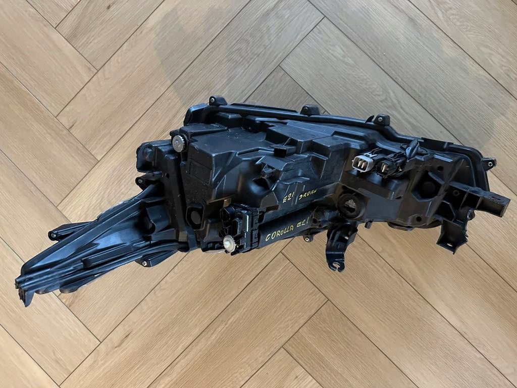 Frontscheinwerfer Toyota Corolla 81110-02 Rechts Scheinwerfer Headlight SCH4521390440ja