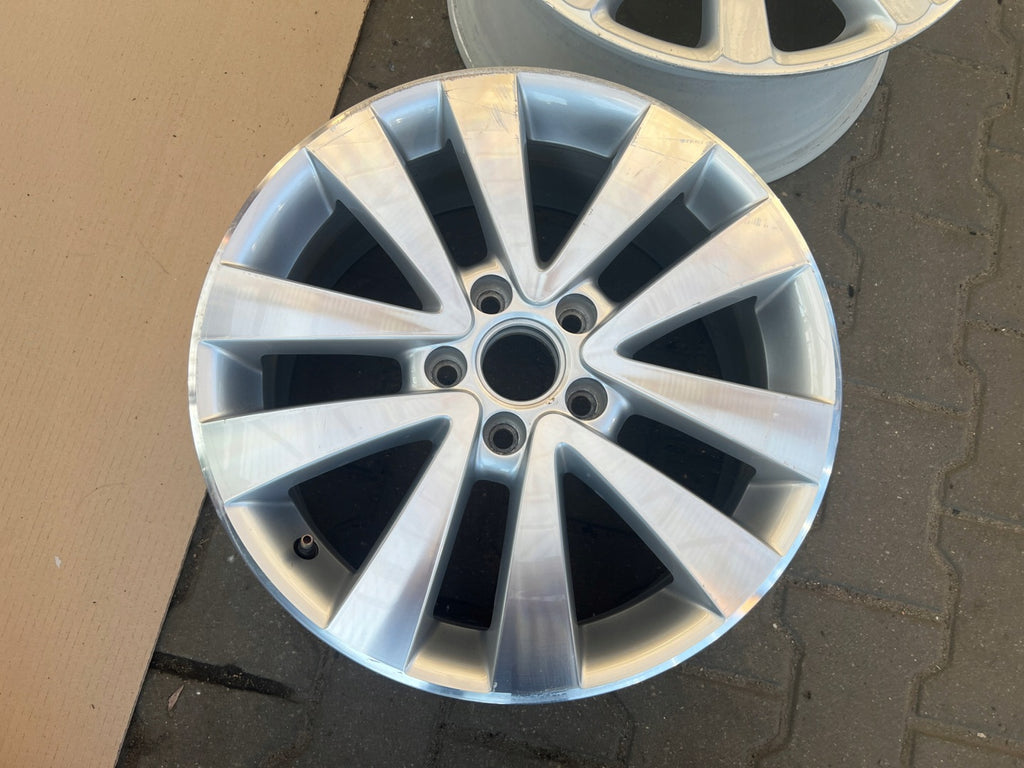 1x Alufelge 17 Zoll 7.0" 5x112 54ET Glanz Silber 5K0601025 VW Golf Rim Wheel FEL7745650575oc
