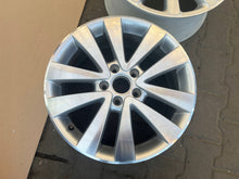 Load image into Gallery viewer, 1x Alufelge 17 Zoll 7.0" 5x112 54ET Glanz Silber 5K0601025 VW Golf Rim Wheel FEL7745650575oc