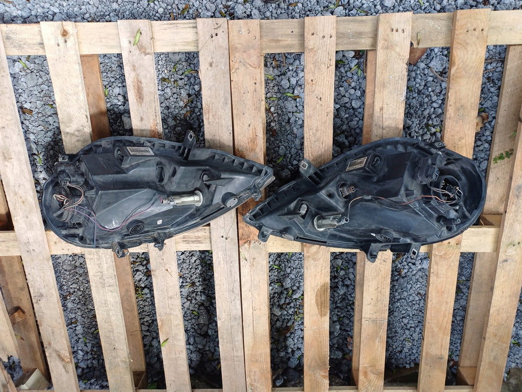 Frontscheinwerfer Opel Vivaro A 93859830 8200701356 LED Rechts oder Links