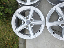 Laden Sie das Bild in den Galerie-Viewer, 4x Alufelge 16 Zoll 6.0" 5x112 43ET Glanz Silber 81A071496 Audi Q2 Rim Wheel FEL7152977141nl