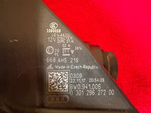 Laden Sie das Bild in den Galerie-Viewer, Frontscheinwerfer Audi A4 B9 8W0941006 Xenon Rechts Scheinwerfer Headlight SCH8961300663vu