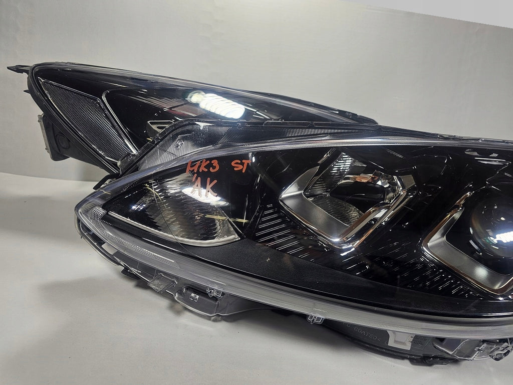 Frontscheinwerfer Ford Kuga I LV4B-13W030-AK LV4B-13W029AK LED Ein Satz SCH1724855361wv
