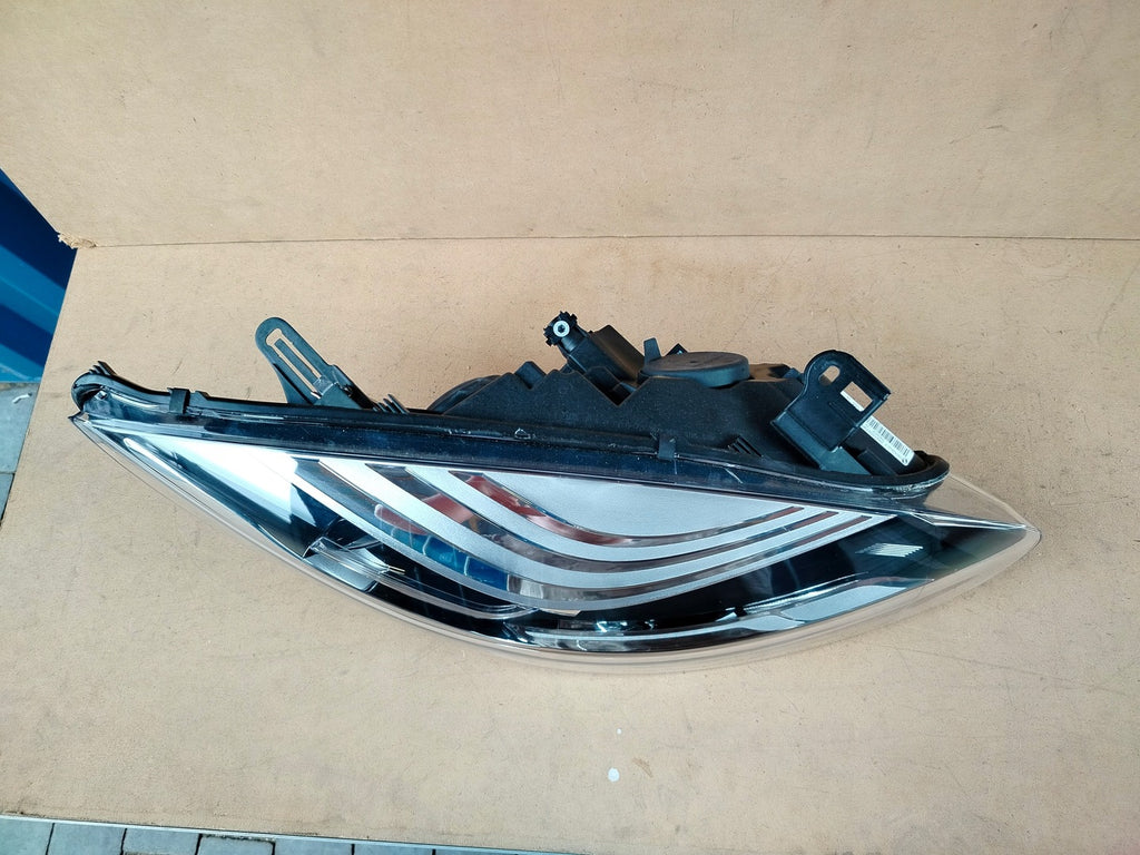 Frontscheinwerfer Renault Megane III 260100923R Rechts Scheinwerfer Headlight