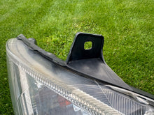 Laden Sie das Bild in den Galerie-Viewer, Frontscheinwerfer Mercedes-Benz Sprinter 9068201061 Xenon Rechts Headlight SCH6429322712gh