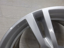 Laden Sie das Bild in den Galerie-Viewer, 1x Alufelge 17 Zoll 7.5" 5x112 43ET Silber 8V0601025DD Audi A3 Rim Wheel FEL4266149364ij