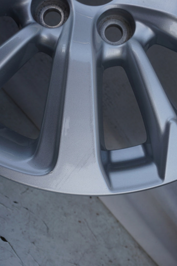 1x Alufelge 16 Zoll 6.5" 5x114.3 45ET Glanz Silber 8635-5 Toyota Rim Wheel FEL7214360022hq