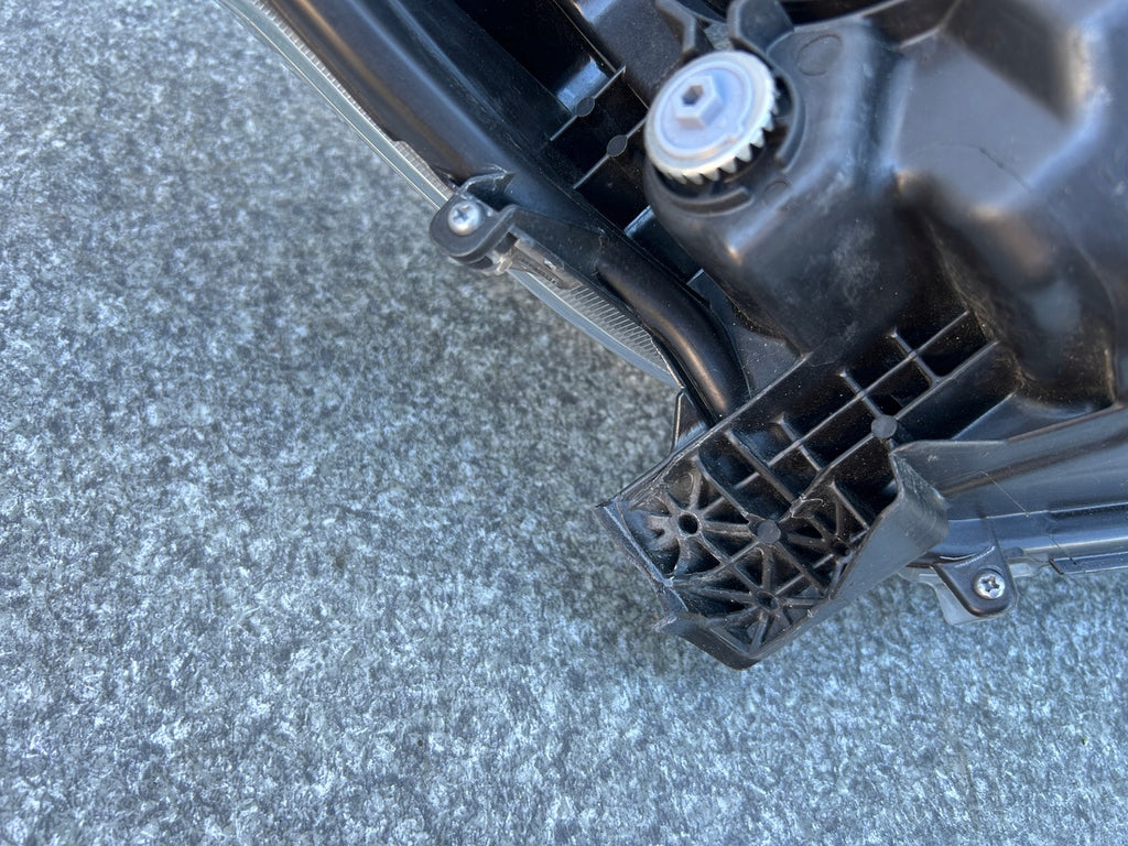 Frontscheinwerfer Toyota Yaris Links Scheinwerfer Headlight