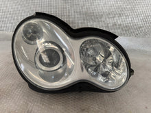 Laden Sie das Bild in den Galerie-Viewer, Frontscheinwerfer Mercedes-Benz W203 A2038203861 Xenon Rechts Headlight SCH5051407818hn