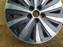 Load image into Gallery viewer, 1x Alufelge 17 Zoll 6.5&quot; 5x112 41ET Glanz Silber 3V0601025AH Mg Superb Iii