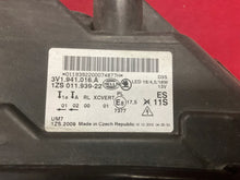 Load image into Gallery viewer, Frontscheinwerfer Skoda Superb III 3V1941016A 3V1941018A Xenon Rechts Headlight