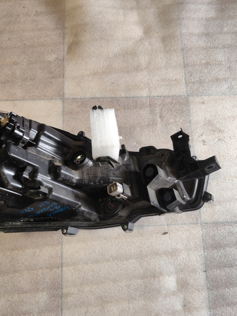 Frontscheinwerfer Toyota Corolla 8115002T31 Links Scheinwerfer Headlight SCH3861099658ud