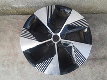 Laden Sie das Bild in den Galerie-Viewer, 1x Alufelge 18 Zoll 7.0" 5x114.3 34ET 403002015R Renault Megane E-Tech Etech FEL4162119120oh