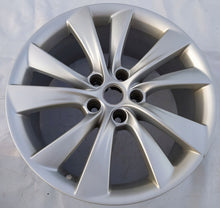 Load image into Gallery viewer, 1x Alufelge 19 Zoll 8.5" 5x120 35ET Glanz Silber 1027241-00-A Tesla X Rim Wheel FEL5142746128nj