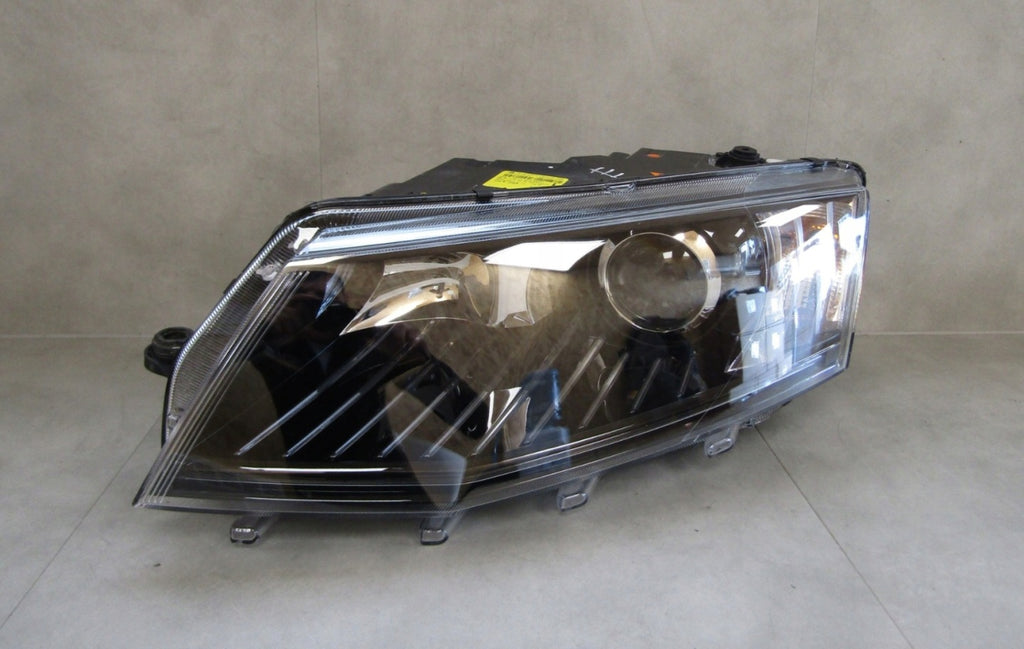 Frontscheinwerfer Skoda Octavia III 130702425800 Xenon Links Headlight SCH9323525129pc