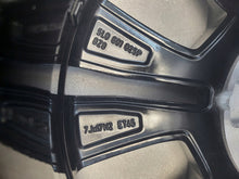 Laden Sie das Bild in den Galerie-Viewer, 1x Alufelge 17 Zoll 7.0" 5x112 45ET 5L0601025R 5L0601025P MA-DAR81 Skoda Superb FEL2068567563cp