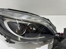 Laden Sie das Bild in den Galerie-Viewer, Frontscheinwerfer Mercedes-Benz A2468207761 Ein Satz Scheinwerfer Headlight SCH6082126066yu