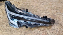 Load image into Gallery viewer, Frontscheinwerfer Toyota Corolla 81110-02X10 Rechts Scheinwerfer Headlight SCH1037370991fn