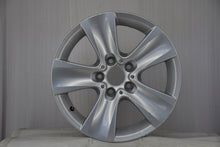 Load image into Gallery viewer, 1x Alufelge 17 Zoll 8.0" 5x120 30ET Glanz Silber 6790172 BMW 1 Rim Wheel FEL5669160011jt