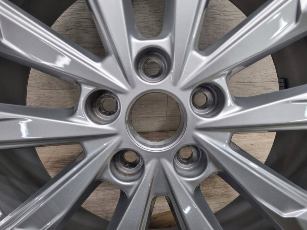 1x Alufelge 18 Zoll 83A601025G Audi Q3 Rim Wheel FEL8606108791zv