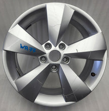 Load image into Gallery viewer, 1x Alufelge 17 Zoll 6.5" 5x112 49ET Glanz Silber 565601025J Skoda Kodiaq FEL6410864776ve