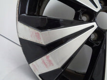 Laden Sie das Bild in den Galerie-Viewer, 1x Alufelge 17 Zoll 6.5" 5x100 39ET Glanz Silber 2GM601025M Mg T-Cross Rim Wheel FEL8938044541in