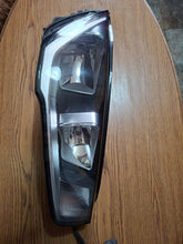 Laden Sie das Bild in den Galerie-Viewer, Frontscheinwerfer Audi A1 8XA941004 Rechts Scheinwerfer Headlight SCH3946773378bk