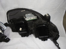 Laden Sie das Bild in den Galerie-Viewer, Frontscheinwerfer Opel Zafira Vivaro C 9832837680 Xenon Ein Satz Headlight