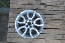 Laden Sie das Bild in den Galerie-Viewer, 1x Alufelge 17 Zoll 7.0&quot; 5x108 50ET Volvo Rim Wheel