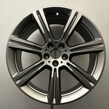 Laden Sie das Bild in den Galerie-Viewer, 1x Alufelge 20 Zoll 9.0" 5x112 35ET Glanz Graphit 6883753 BMW G05 G06 Rim Wheel FEL8746790250kh