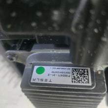 Laden Sie das Bild in den Galerie-Viewer, Frontscheinwerfer Tesla Model 3 1760888-00-E1760888-00-E LED Rechts oder Links