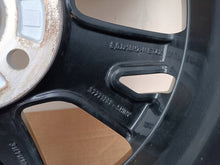 Laden Sie das Bild in den Galerie-Viewer, 1x Alufelge 18 Zoll 8.0&quot; 5x108 42ET 31471482 Volvo Rim Wheel