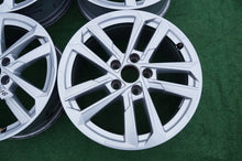 Load image into Gallery viewer, 4x Alufelge 17 Zoll 6.5" 5x112 43ET Glanz Silber 8Y0601025L Audi A3 Rim Wheel FEL7824131539oo