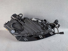 Laden Sie das Bild in den Galerie-Viewer, Frontscheinwerfer Skoda Fabia 6VB941015B LED Links Scheinwerfer Headlight