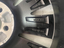 Laden Sie das Bild in den Galerie-Viewer, 1x Alufelge 17 Zoll 6.5&quot; 5x100 40ET 685601025 Skoda Kamiq Rim Wheel