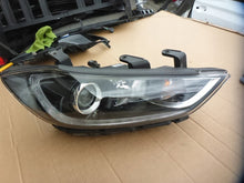 Load image into Gallery viewer, Frontscheinwerfer Hyundai Elantra 92102-F2 Rechts Scheinwerfer Headlight