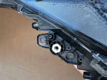 Laden Sie das Bild in den Galerie-Viewer, Frontscheinwerfer Suzuki Swace Corolla 81130-02S70 LED Rechts Headlight SCH7661855680rz